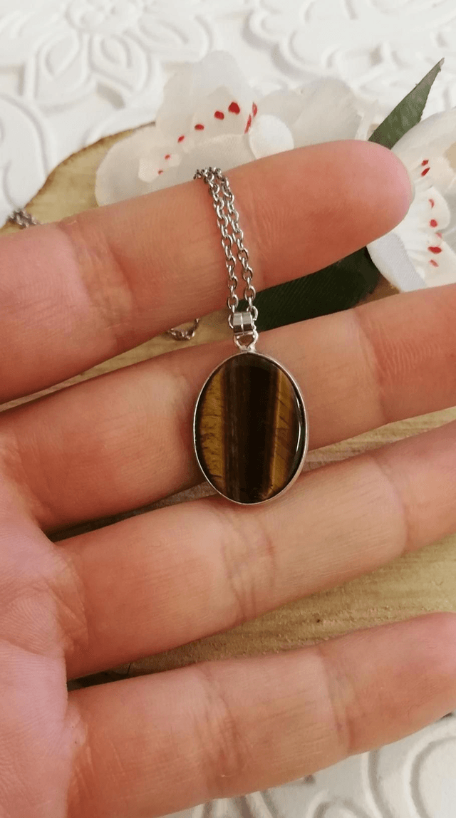 Collier médaillon œil de tigre